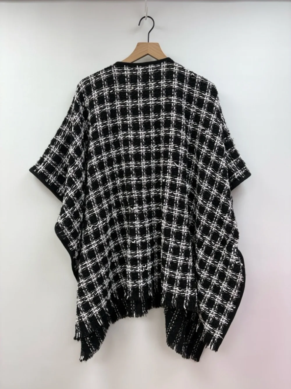 Karl Lagerfled Tweed Plaid Oversized Button-Up Poncho Knit Sweater Black OS - Picture 5 of 7